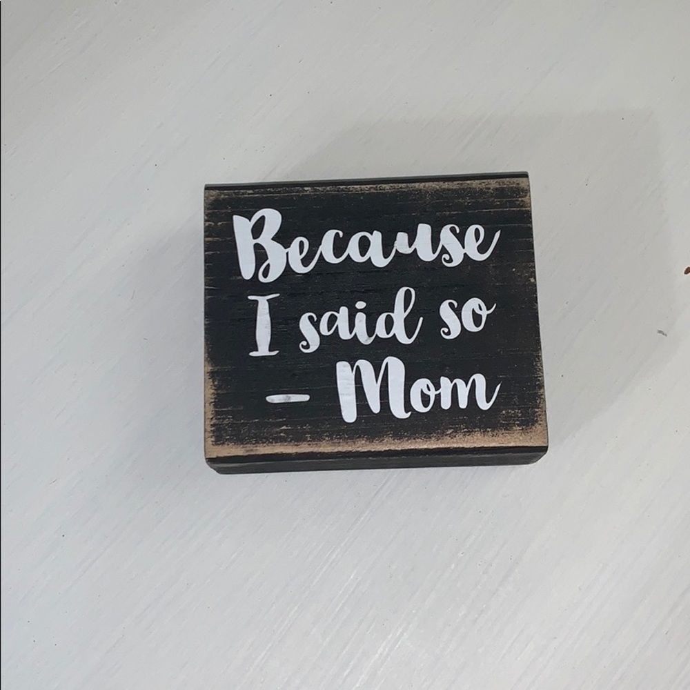 Super cute desk sign